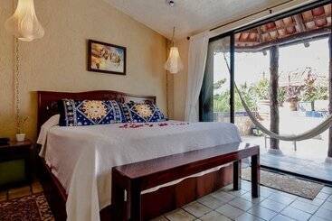 هتل Hammock Heaven