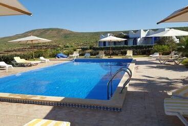 هتل Un Thé Au Bout Du Monde