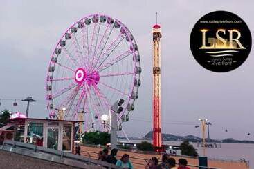 هتل آپارتمان Luxury Suites Riverfront Gye