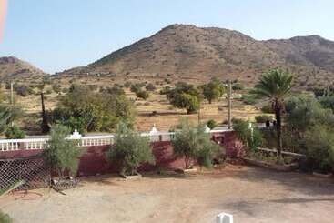 پانسیون Hôtel L Arganier D Ammelne