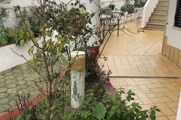 بنسيون Quartos E Apartamentos Atalaia