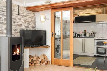 קוטג'' Swallow Barn