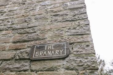 茅舍 The Granary