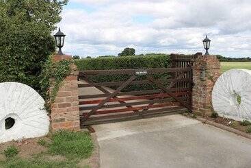 بيت ريفى The Old Mill Hideaway