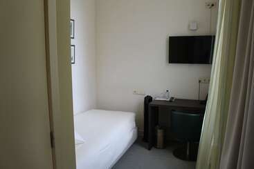 تختخواب و صبحانه Amaryllis Hotel Veurne