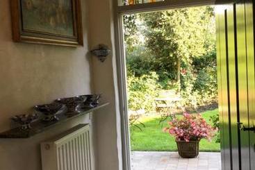 هتل B&b Auberge De Klasse