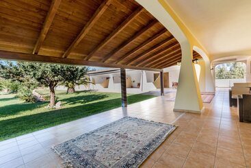 Отель Biderrosa