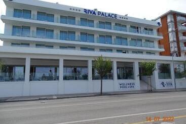 酒店 Riva Palace