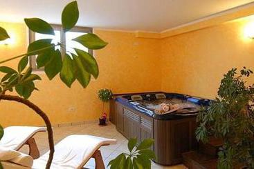 Отель Promenade