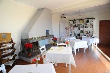 בית מלון כפרי Tenuta Santa Tecla