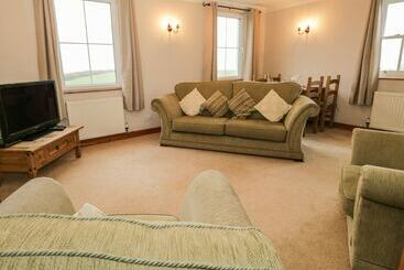 קוטג'' 1 Park Nook Close