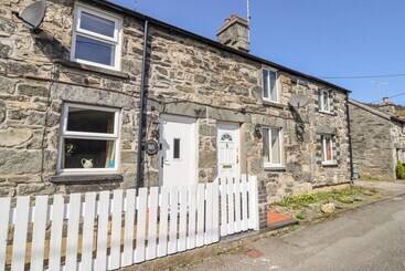 קוטג'' 2 White Street