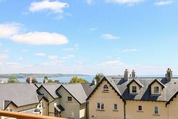 茅舍 24 Rhodewood House