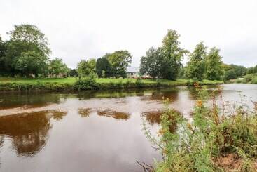 Сельский дом 27 Bongate