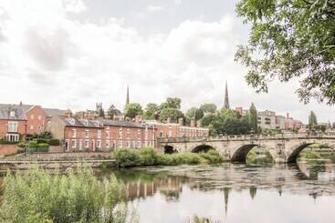 קוטג'' 7 Monkmoor Road