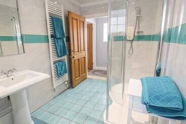 Bracken Holiday Cottage