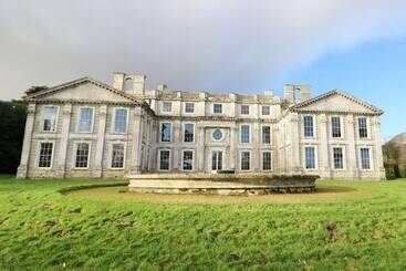 קוטג'' The Coach House