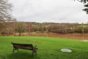 קוטג'' The Old Stables