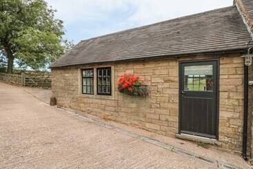 Сельский дом The Stables