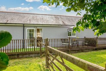 2 Black Horse Cottages