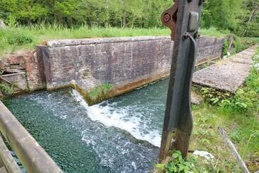 2 Lock Cottages