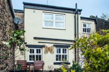 کلبه Bastle House