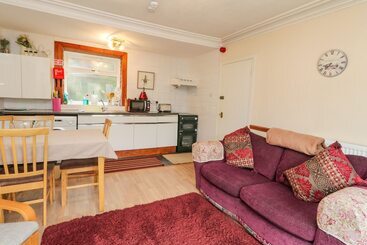 קוטג'' Cairn View