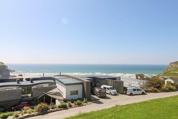 بيت ريفى Little Trelawns