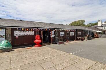 별장 Maritime Mews, 6 The Oakleys