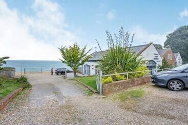 بيت ريفى Port Side