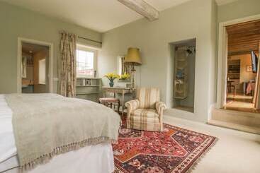 קוטג'' Rookwoods