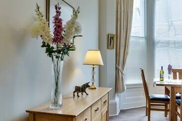 Сельский дом The Spires