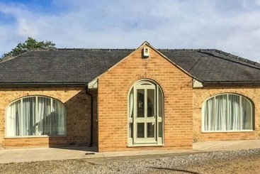 Walworth Castle Holiday Cottage