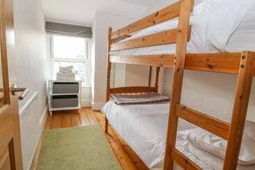 קוטג'' Y Castell Apartment 3