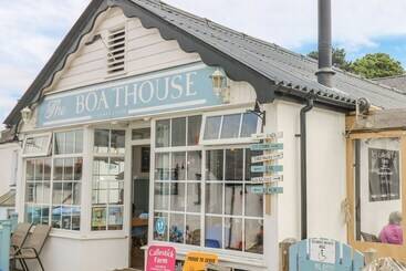 קוטג'' 1 Dormer Villas