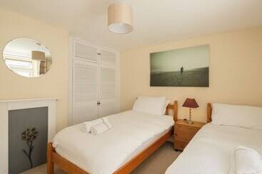 קוטג'' 5 Bodmin Hill