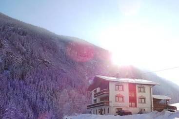 Bed and Breakfast Garni Petter