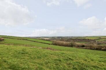 קוטג'' Castle Dore Barn