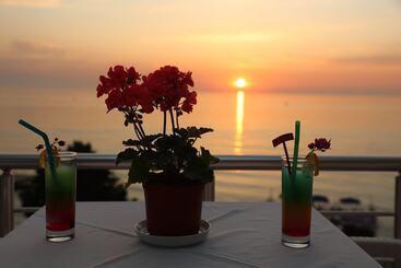 Grand Koru Otel Beach