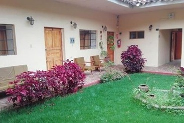 فندق فئة نجمة واحدة Hospedaje Buganvilla