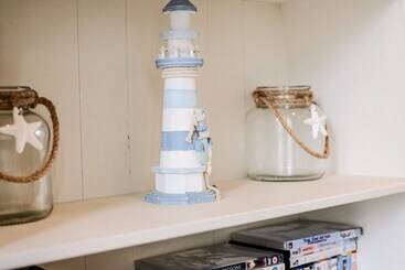 茅舍 Stone S Throw