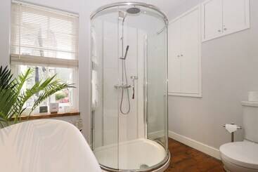 بيت ريفى Banks Place