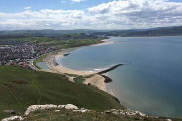 茅舍 Beside The Sea   Ar Lan Y Mor