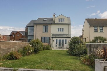 茅舍 Driftwood, 23 Roa Island