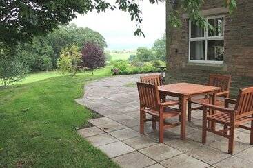 קוטג'' Geltsdale Garden Apartment