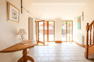 بيت ريفى Hadleigh Farm Barn