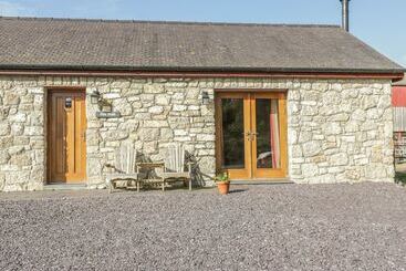 بيت ريفى Hen Stabl