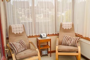 茅舍 The Farm Steading