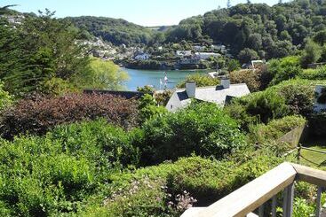 קוטג'' The Porthole