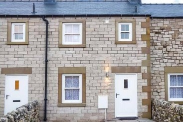 کلبه 2 Primitive Croft